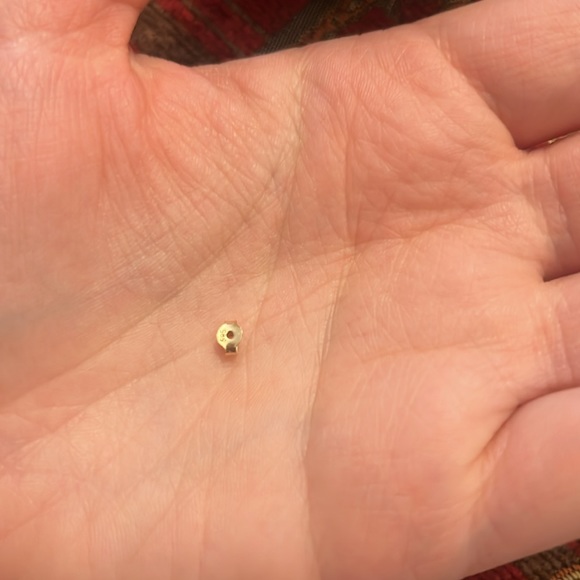 14k gold stud earrings with diamonds - Picture 4 of 4